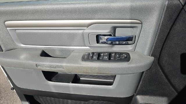 2015 RAM 1500 4WD Crew Cab 5.7 Ft Box Big Horn