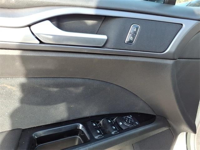 2016 Ford Fusion 4dr Sdn SE FWD