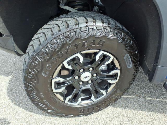 2023 Chevrolet Silverado 1500 Crew Cab Short Box 4-Wheel Drive ZR2