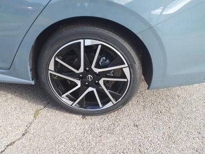 2025 Nissan Sentra SR CVT