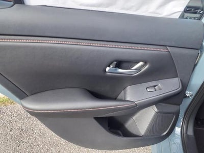 2025 Nissan Sentra SR CVT