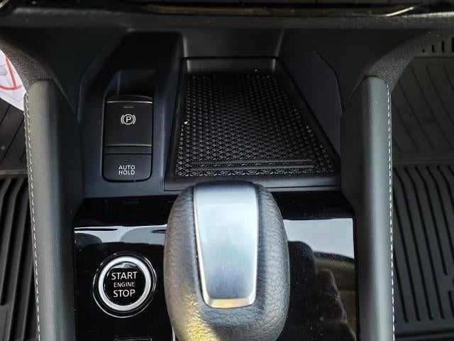 2023 Nissan Kicks SR FWD