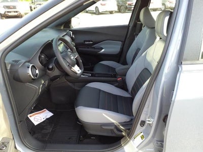 2023 Nissan Kicks SR FWD