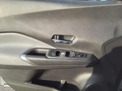 2023 Nissan Kicks SR FWD