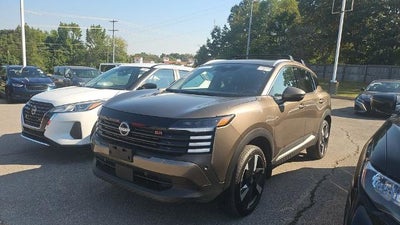 2025 Nissan Kicks SR