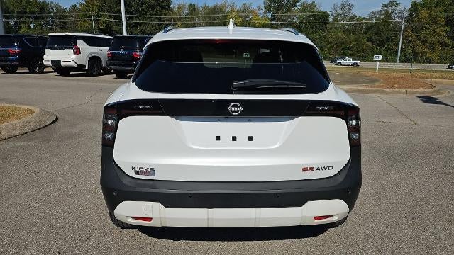 2025 Nissan Kicks SR