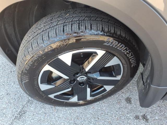 2025 Nissan Kicks SR AWD