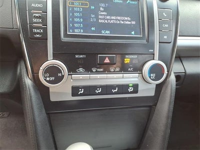 2013 Toyota Camry 4dr Sdn I4 Auto SE (Natl)