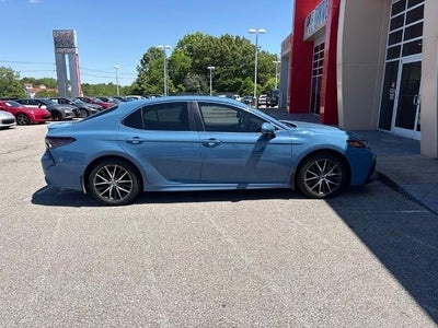 2023 Toyota Camry SE Auto (SE)