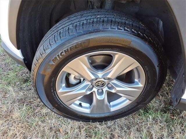 2025 Toyota RAV4 Hybrid LE AWD (Natl)