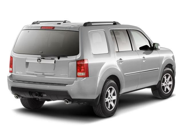 2011 Honda Pilot 4WD Touring with DVD Rear Entertainment System and Navigation