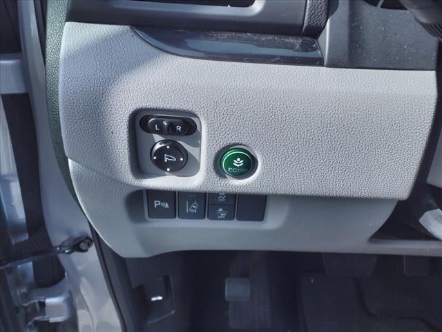 2016 Honda Pilot 2WD Touring with DVD Rear Entertainment System and Navigation