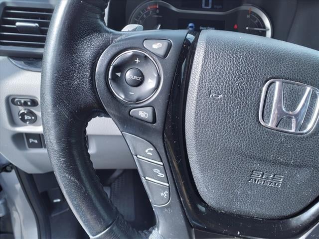 2016 Honda Pilot 2WD Touring with DVD Rear Entertainment System and Navigation