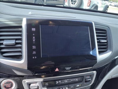 2016 Honda Pilot 2WD Touring with DVD Rear Entertainment System and Navigation