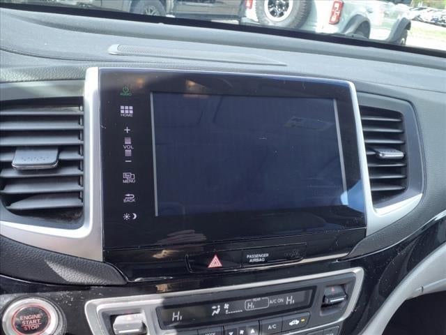 2016 Honda Pilot 2WD Touring with DVD Rear Entertainment System and Navigation