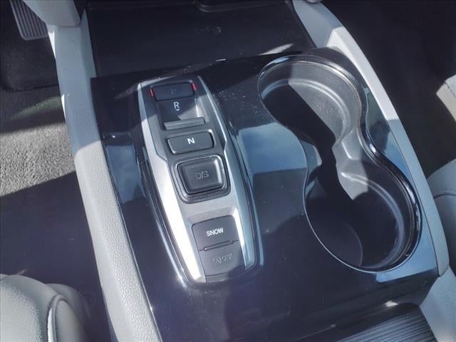 2016 Honda Pilot 2WD Touring with DVD Rear Entertainment System and Navigation