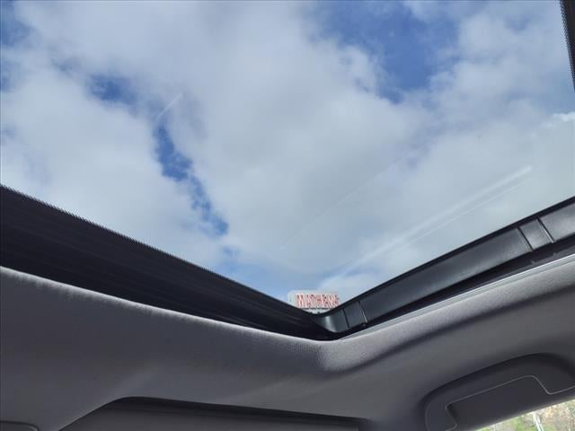 2016 Honda Pilot 2WD Touring with DVD Rear Entertainment System and Navigation