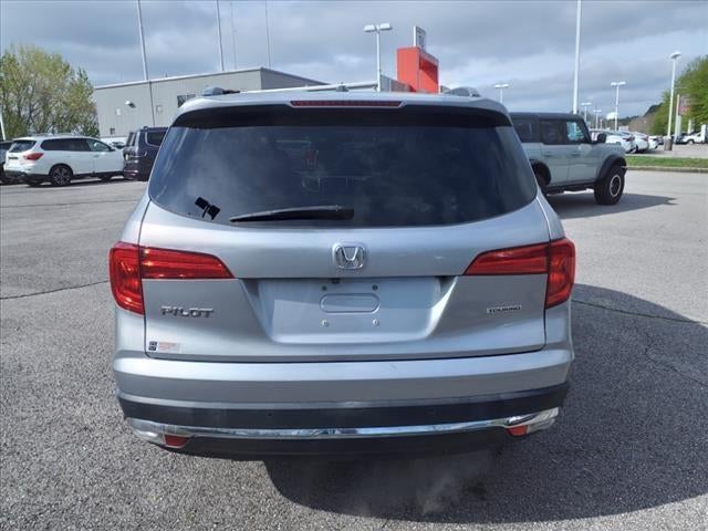 2016 Honda Pilot 2WD Touring with DVD Rear Entertainment System and Navigation