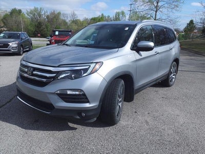 2016 Honda Pilot 2WD Touring with DVD Rear Entertainment System and Navigation