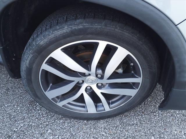 2016 Honda Pilot 2WD Touring with DVD Rear Entertainment System and Navigation