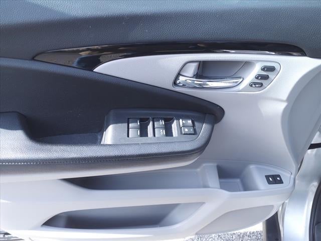 2016 Honda Pilot 2WD Touring with DVD Rear Entertainment System and Navigation