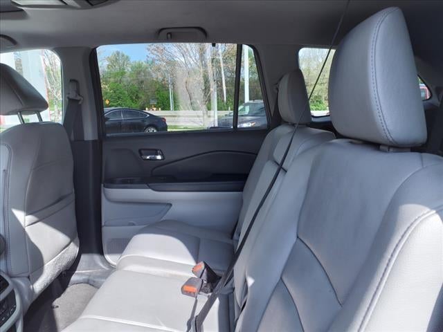 2016 Honda Pilot 2WD Touring with DVD Rear Entertainment System and Navigation