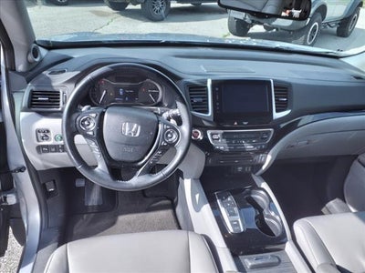 2016 Honda Pilot 2WD Touring with DVD Rear Entertainment System and Navigation