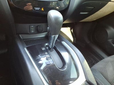 2015 Nissan Rogue FWD 4dr SV