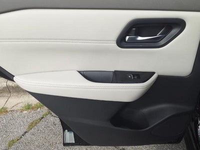 2025 Nissan Rogue FWD SL