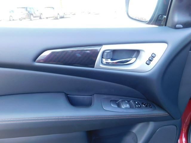 2020 Nissan Pathfinder FWD SL