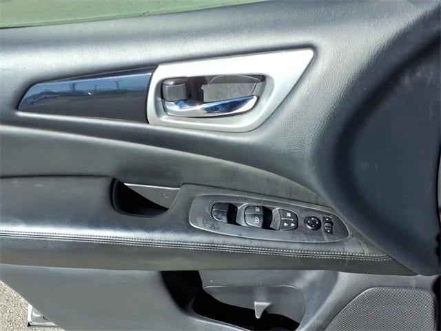 2018 Nissan Pathfinder FWD SV