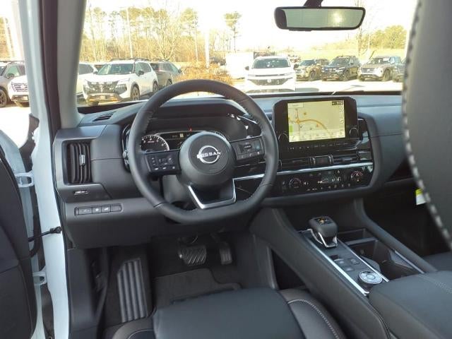 2025 Nissan Pathfinder SL 4WD