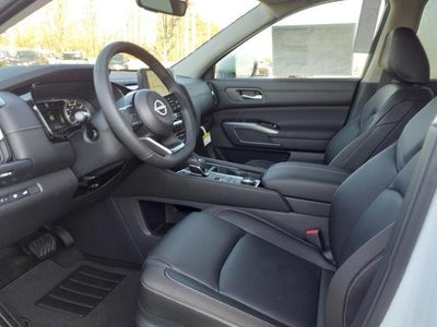 2025 Nissan Pathfinder SL 4WD