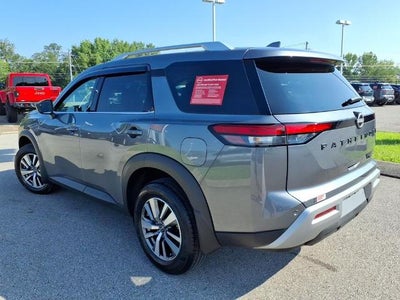 2025 Nissan Pathfinder SL