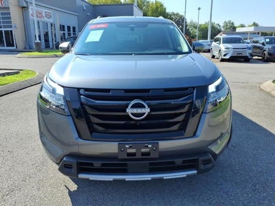 2025 Nissan Pathfinder SL