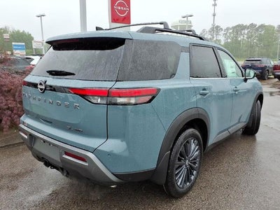 2026 Nissan Pathfinder SL