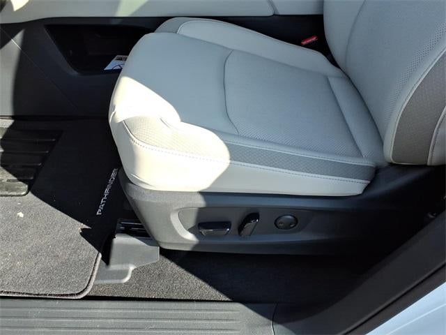 2026 Nissan Pathfinder SL 2WD