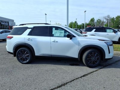 2026 Nissan Pathfinder SL