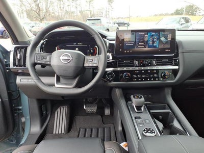 2026 Nissan Pathfinder SL