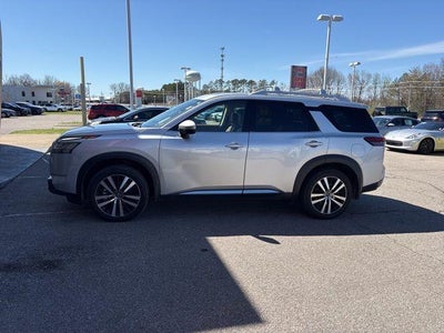 2024 Nissan Pathfinder Platinum