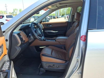 2024 Nissan Pathfinder Platinum