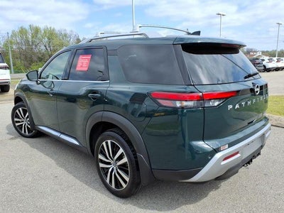 2025 Nissan Pathfinder Platinum