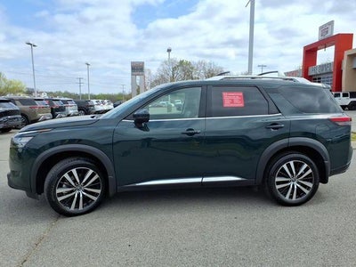 2025 Nissan Pathfinder Platinum