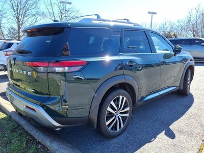 2025 Nissan Pathfinder Platinum