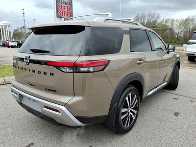 2024 Nissan Pathfinder Platinum