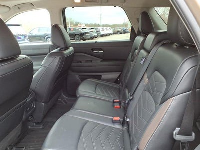 2024 Nissan Pathfinder Platinum