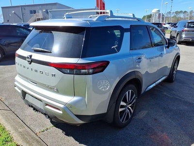 2024 Nissan Pathfinder Platinum