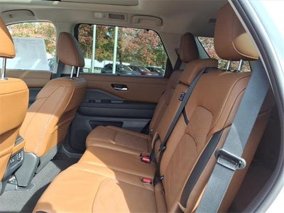 2025 Nissan Pathfinder Platinum