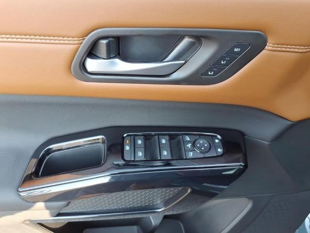 2026 Nissan Pathfinder Platinum 4WD
