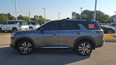 2023 Nissan Pathfinder Platinum